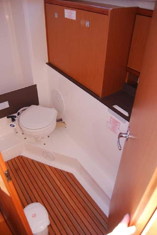 Bavaria Cruiser 33 - 2 Cabins - Built 2014 3